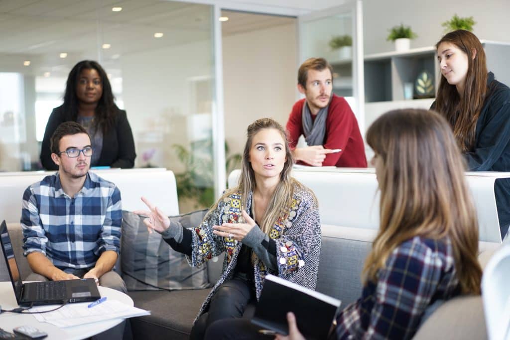 start a business while being employed in Dubai